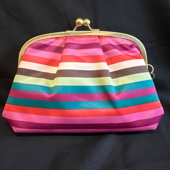 Coach legacy Multicolor Striped kiss lock Wristlet GUC with multiple items insid - Picture 10 of 14